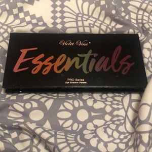 Violet Voss essentials palette